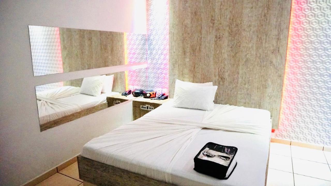 Copacabana Cafe Homestay *